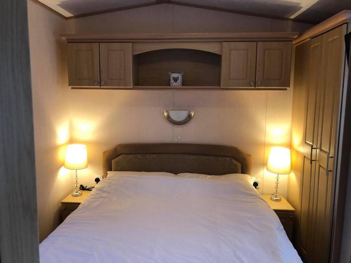 Mudeford Beach Lodge ภายนอก รูปภาพ