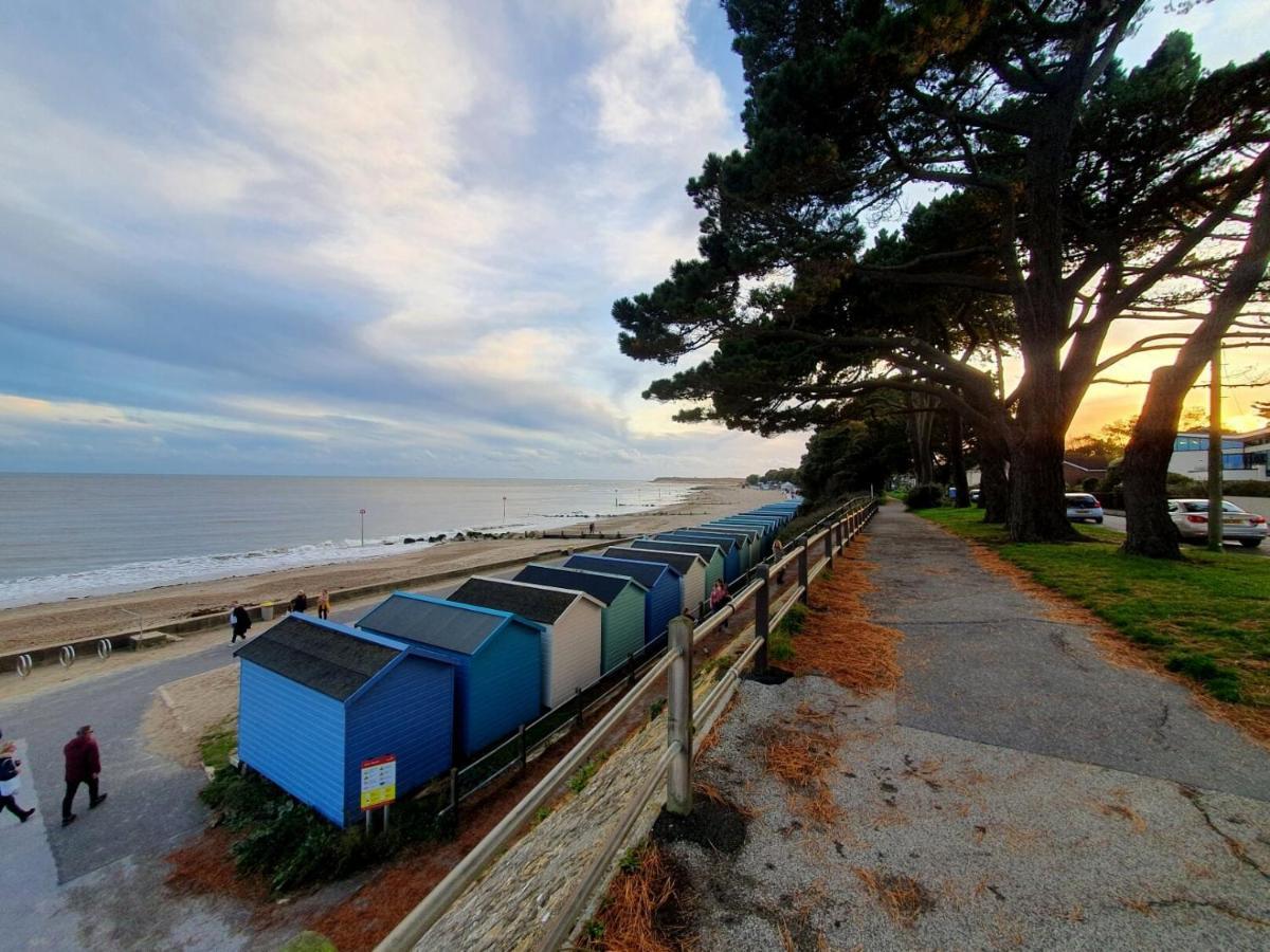 Mudeford Beach Lodge ภายนอก รูปภาพ