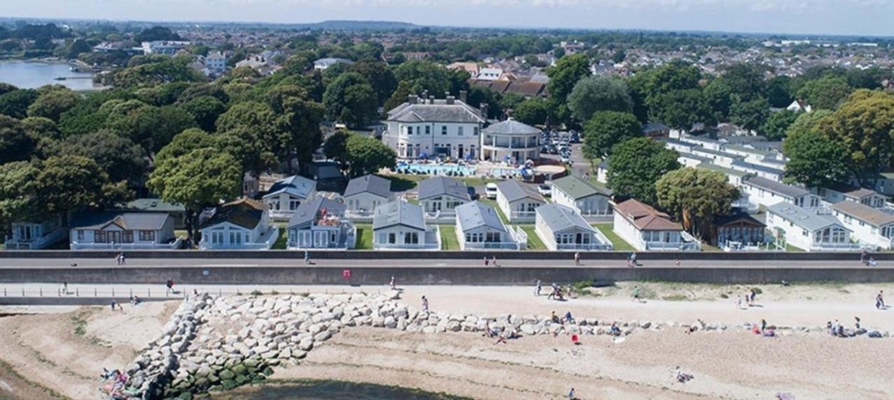 Mudeford Beach Lodge ภายนอก รูปภาพ