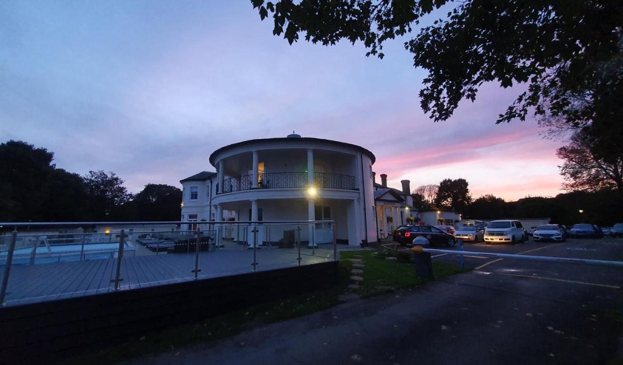 Mudeford Beach Lodge ภายนอก รูปภาพ