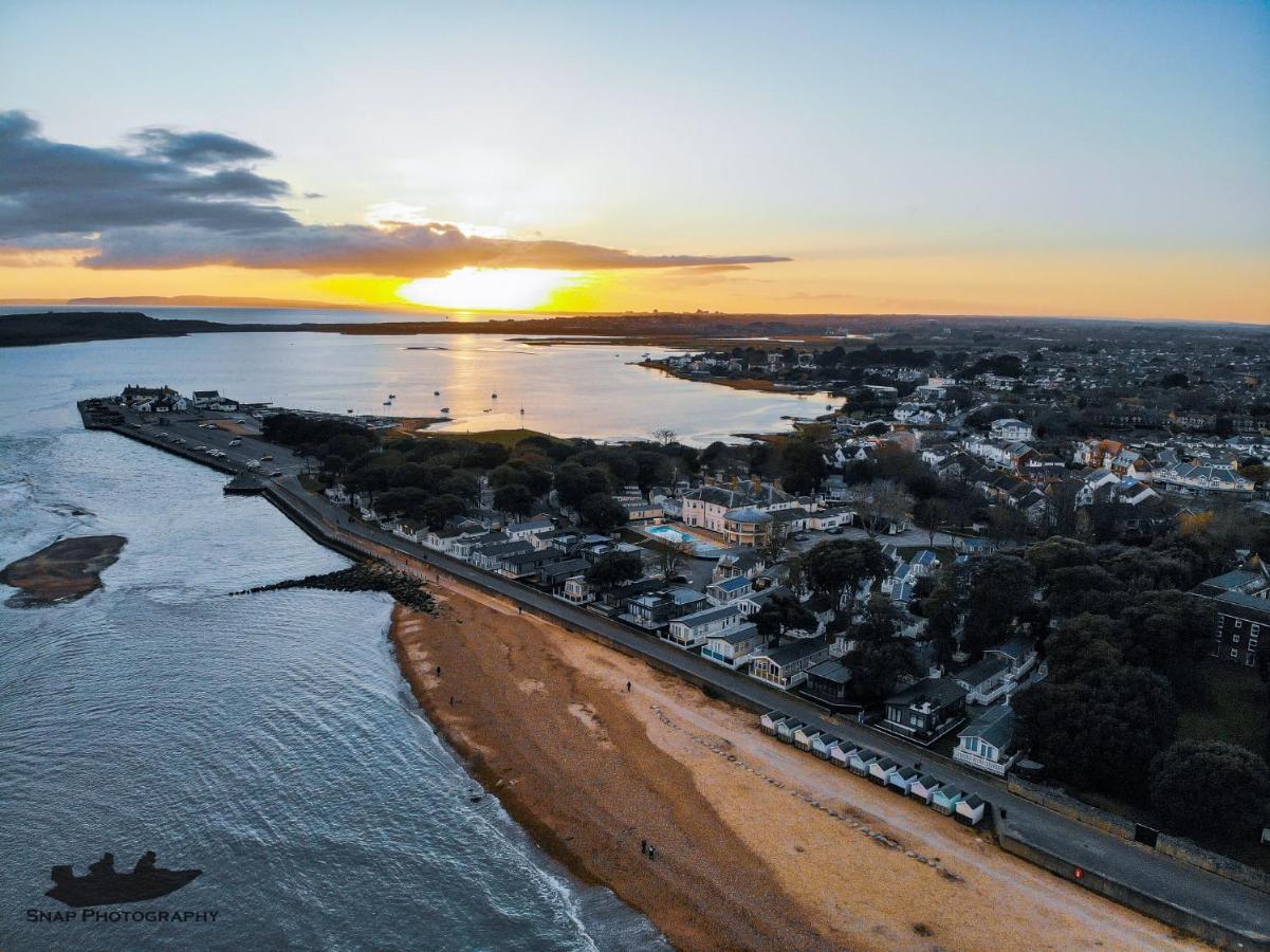Mudeford Beach Lodge ภายนอก รูปภาพ